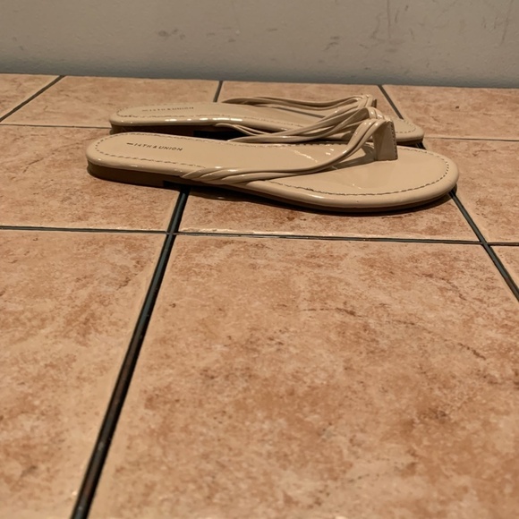 14th & Union Dessie Thong Flip Flop Sandals Nude Size 6 - Picture 4 of 8